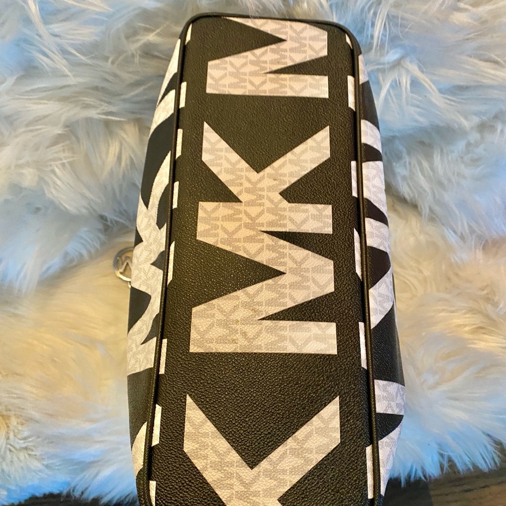 Michael Kors Monogram Black and White Tote - Picture 8 of 15
